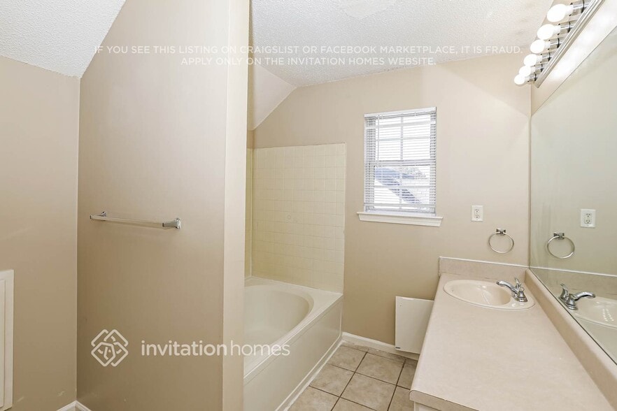 Building Photo - 3004 Meadow Glen Pass