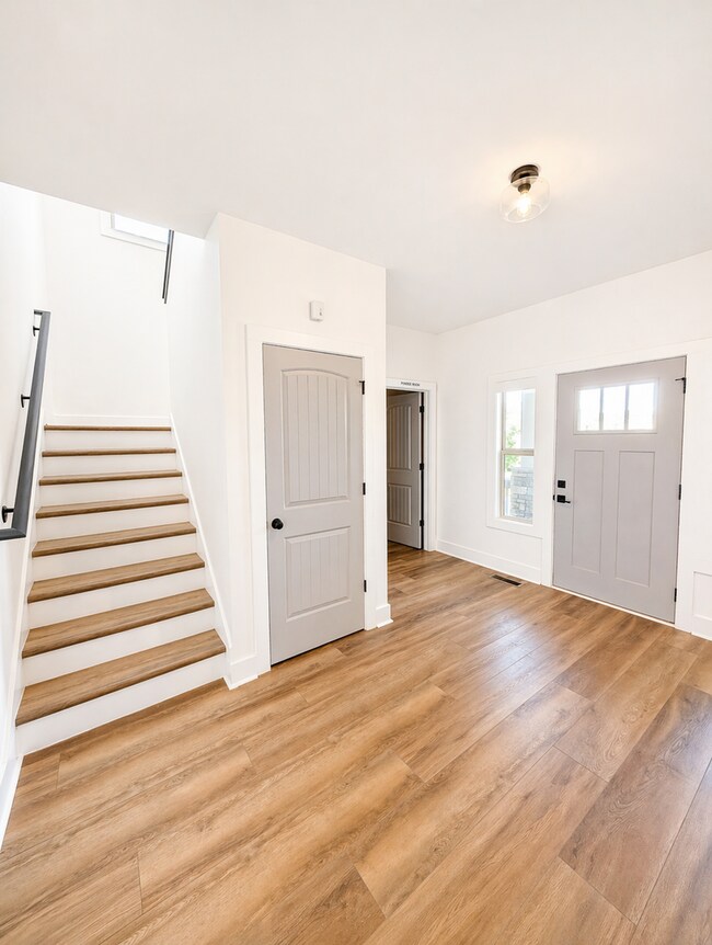 Building Photo - Lovely Weaverville Rental w/ bonus space