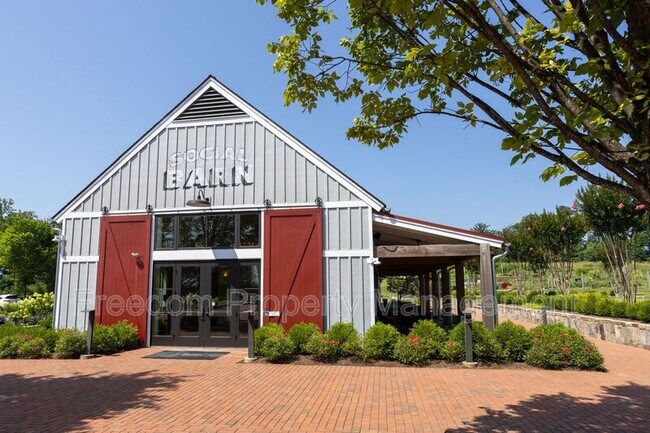 Building Photo - 17137 Branched Oak Rd