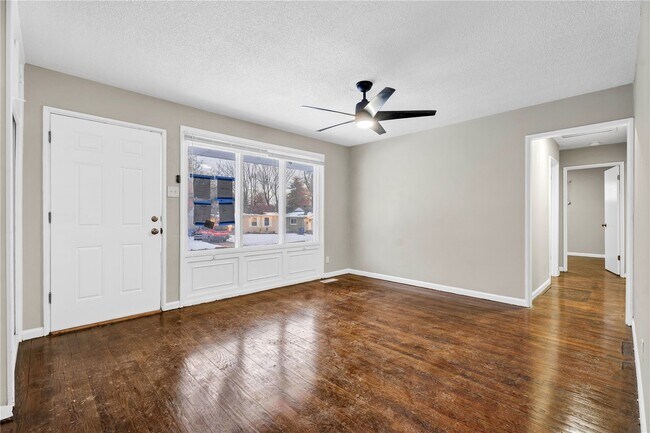 Building Photo - 9725 Medford Dr