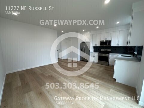 Building Photo - 11227 NE Russell St