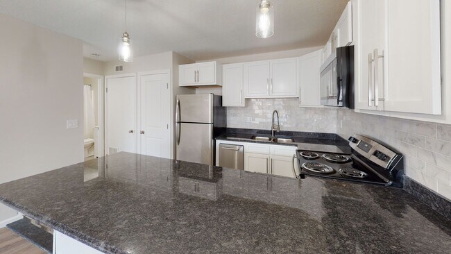 Primary Photo - Free Months Rent! Beautiful 1-Bedroom West...