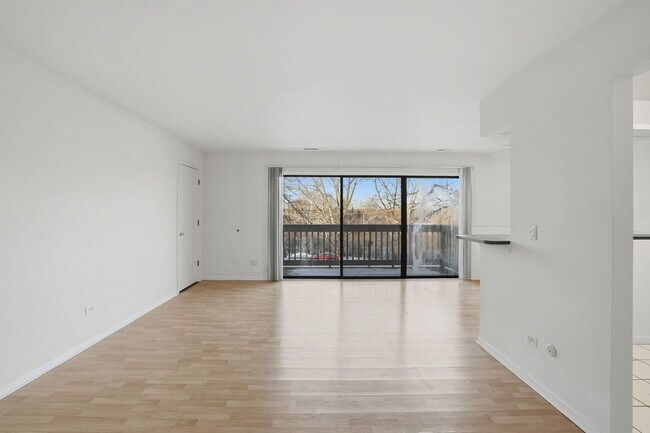 Building Photo - 209 W Ct of Shorewood