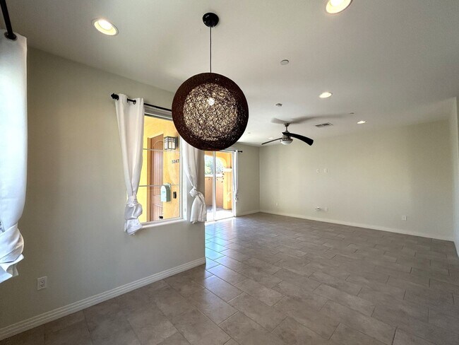 Building Photo - AVAILABLE NOW!! GORGEOUS 2 Bed 2.5 Bath Condo in La Quinta!