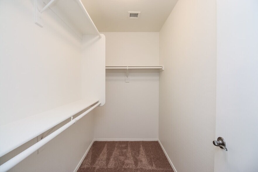 Building Photo - 39670 N Kristy Ln