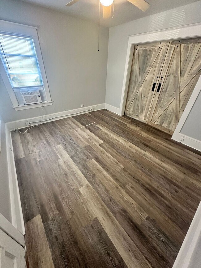 Building Photo - 7 minutes from the world's most beautiful ...