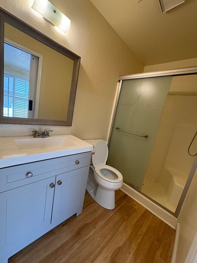 Building Photo - Comfortable place to call home