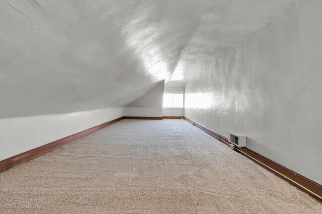 Building Photo - 1466 Main St