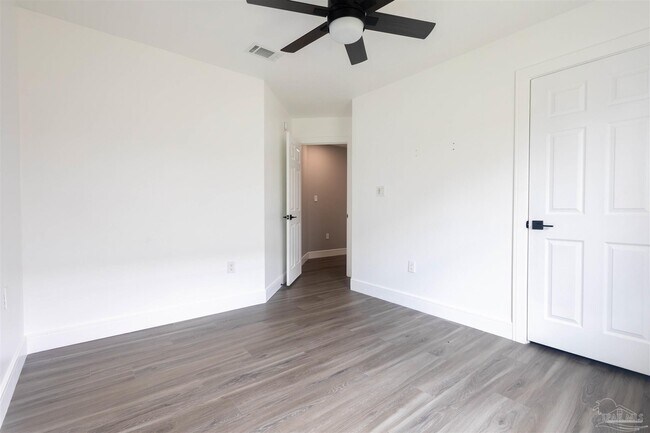 Building Photo - 3057 Illinois Pl