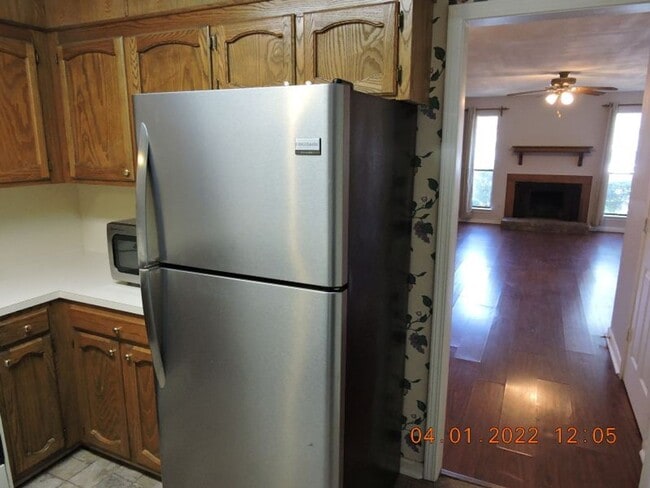 Building Photo - Great Condo Close to Southgates of  LSU