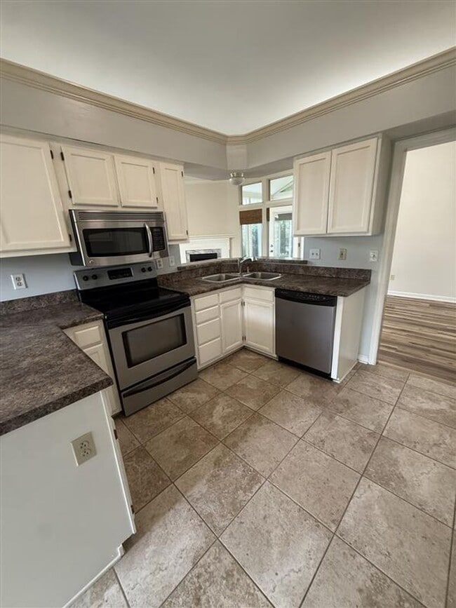Building Photo - Very Nice 3 Bedroom Home in Hendersonville!