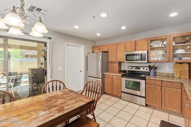 Building Photo - 9435 W Terri Lee Dr