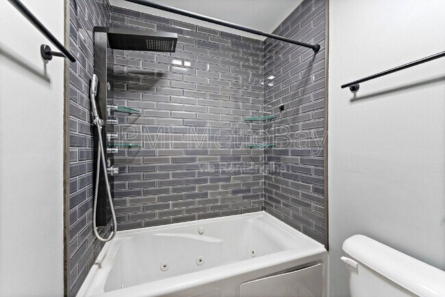 Building Photo - 7616 La Mesita Ct