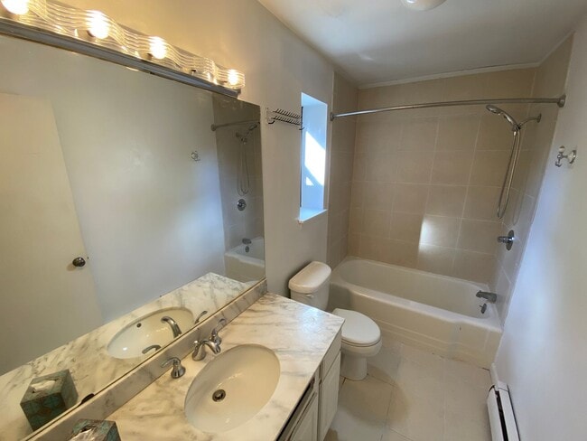 Building Photo - Concord Condo - Heat and Hot Water Included!