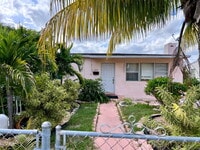 Building Photo - Spacious Master Bedroom Shared Living Spac...