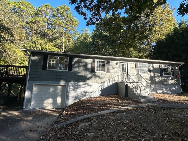 Building Photo - Recently Updated 4Bdrm/2bath home!