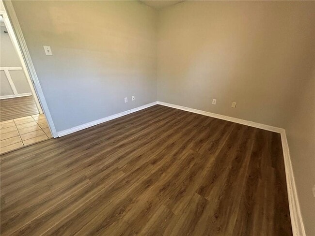 Building Photo - 6626 Woodside Ct E
