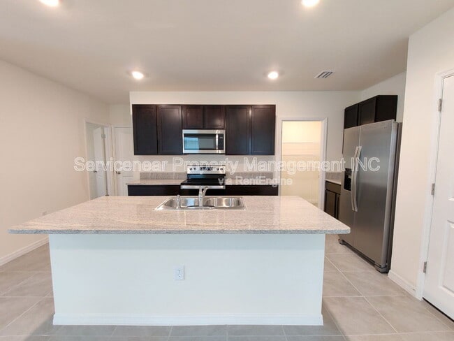 Building Photo - 32614 Canyonlands Dr