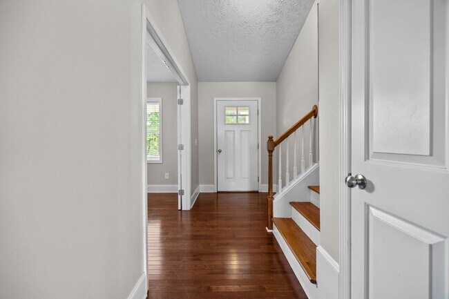 Building Photo - 123 Lightwater Dr