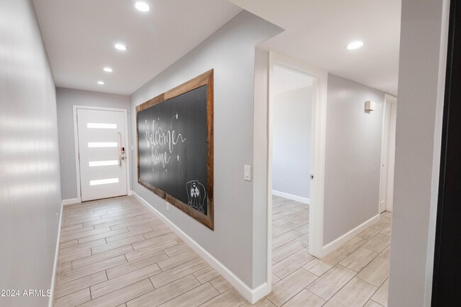 Building Photo - 2926 S Dromedary Dr