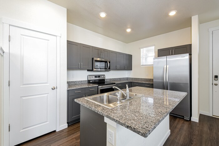 Building Photo - 13464 Oneida Ln