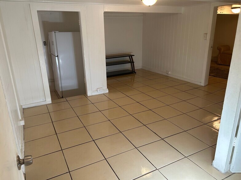 Building Photo - 1733 Hoe St