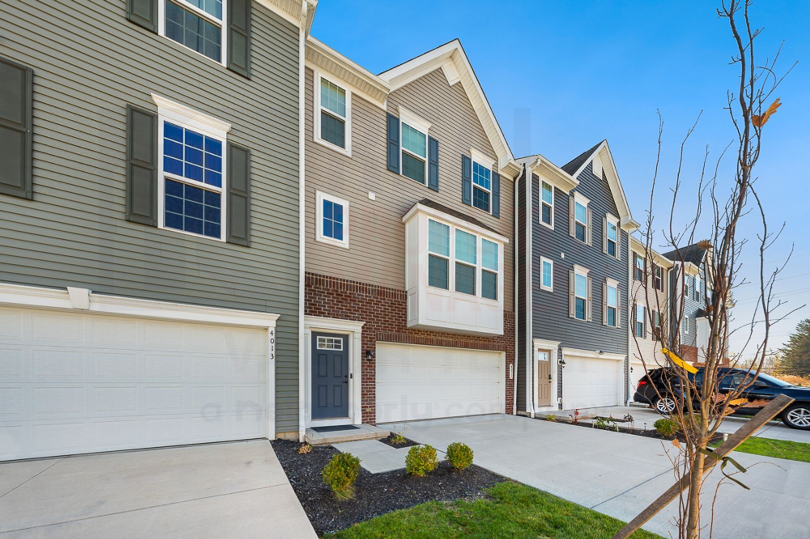 Building Photo - Stunning 3 Bed 2.5 Bath Townhome COMING SOON