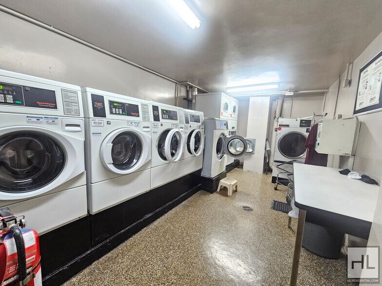Building Photo - Studio Apartment in Murray Hill | 11th Flo...