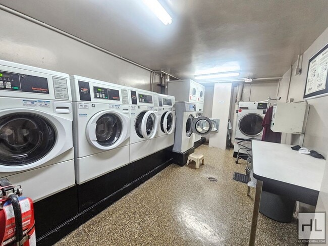 Building Photo - Studio Apartment in Murray Hill | 11th Flo...