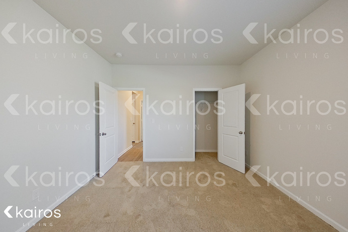 Building Photo - 3452 Bridgewood Dr