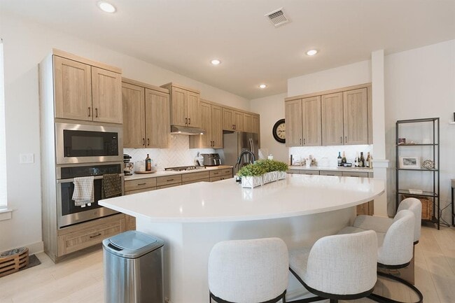 Building Photo - 808 Karst Cv