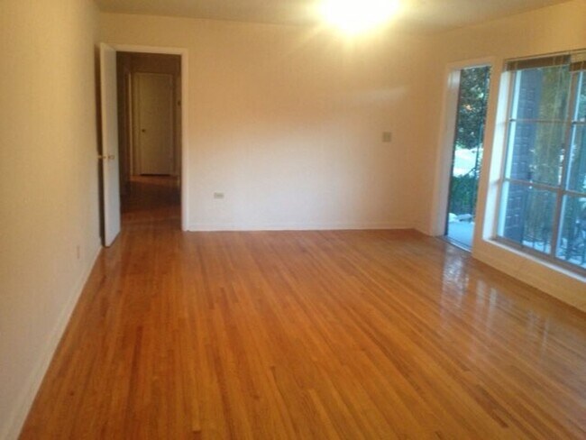 Building Photo - Charming 4BR/2BA Home with Elegant Features and Outdoor Bliss!