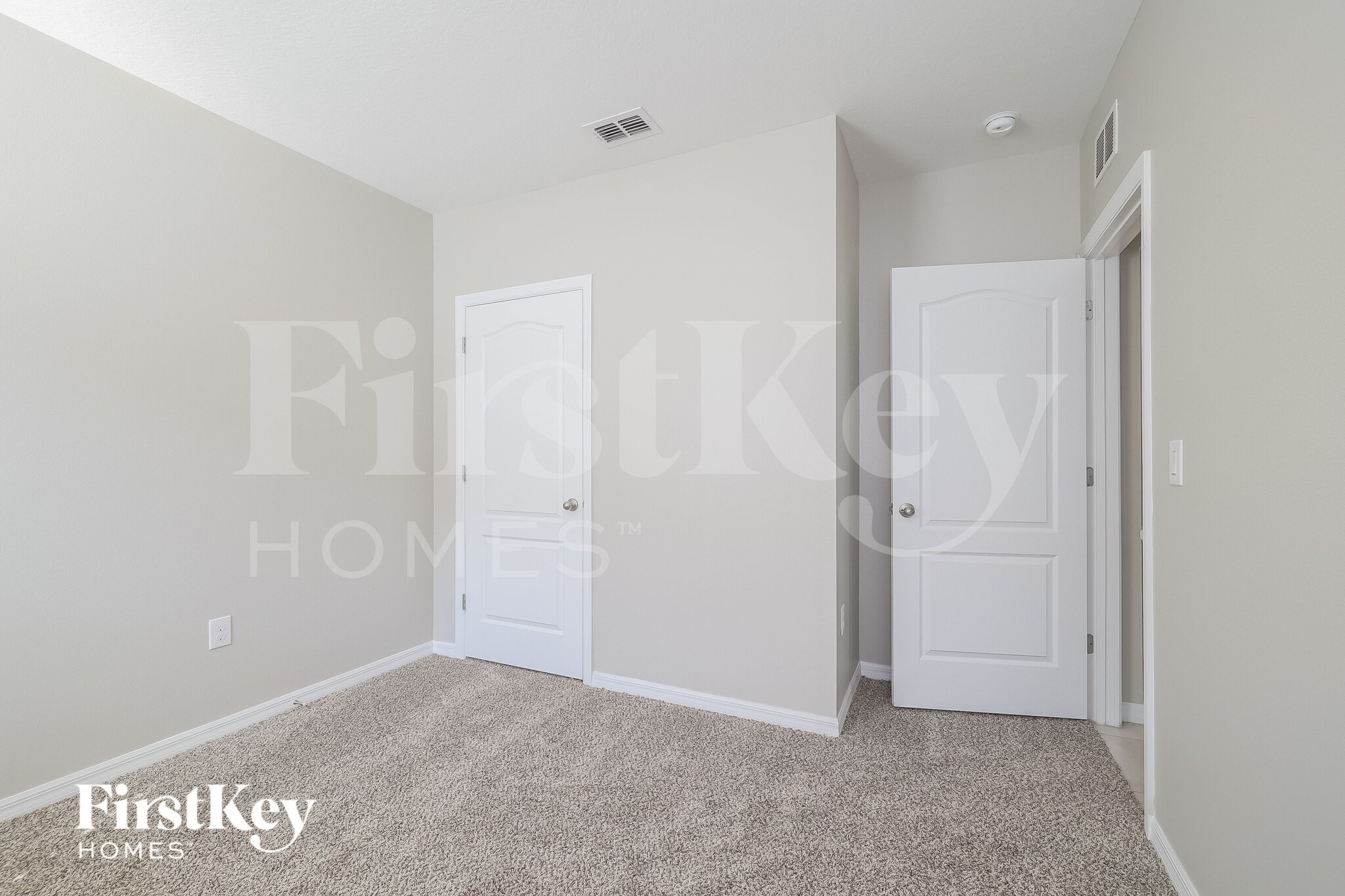 Building Photo - 709 Kindred Ln