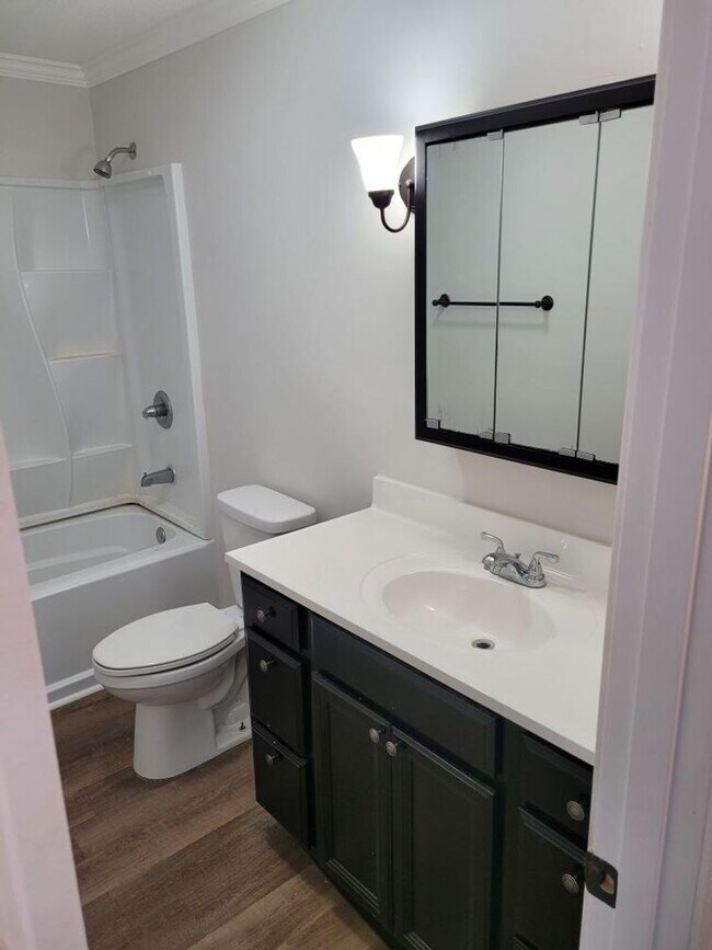 Building Photo - 3 Bedroom 2 Bath Camanche IA 815-275-3632