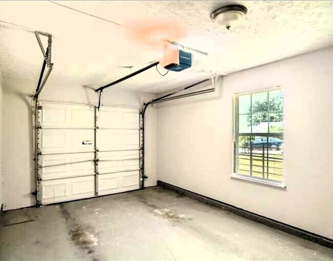 Building Photo - 1967 Faith Cv