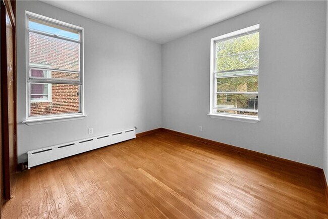 Building Photo - 2166 E 18th St