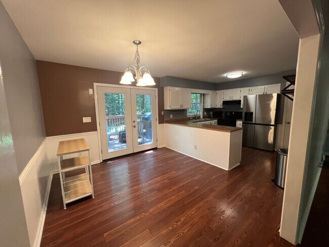 Building Photo - Charming 3BR House in Raleigh
