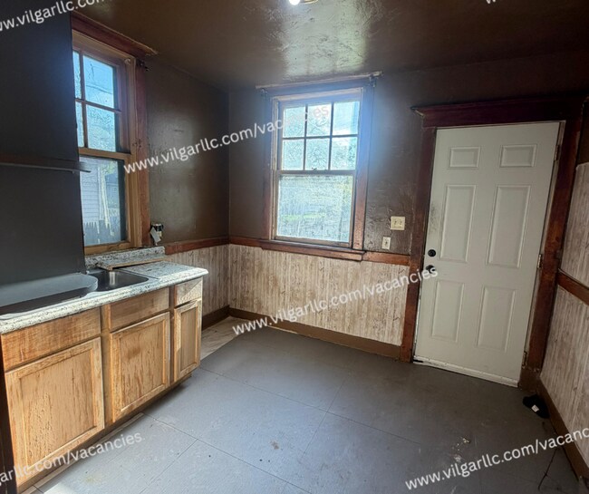 Building Photo - FOR SALE - 3 bedrooms • 1 bathroom