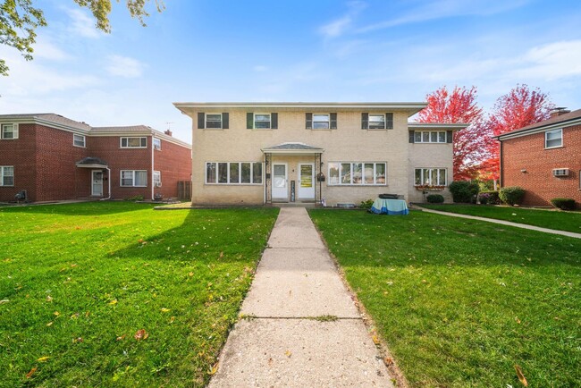 Building Photo - 27 E Thorndale Ave