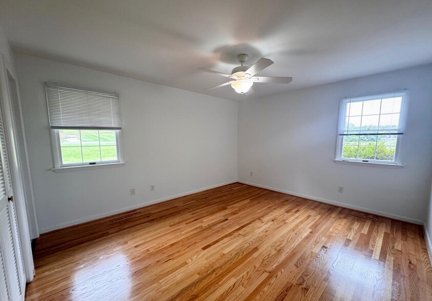 Building Photo - 2710 Academy Dr