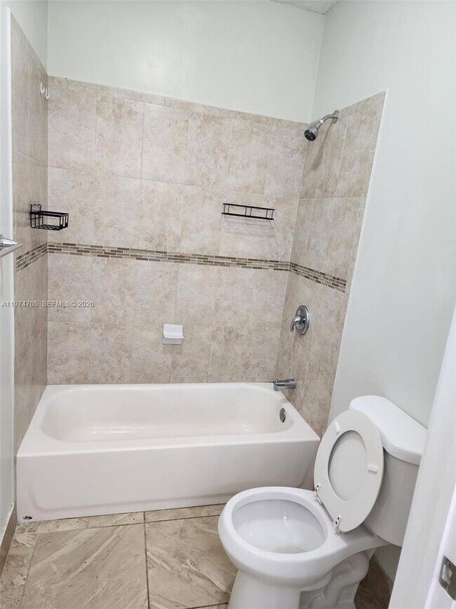 Building Photo - 1231 NE 32nd Ave