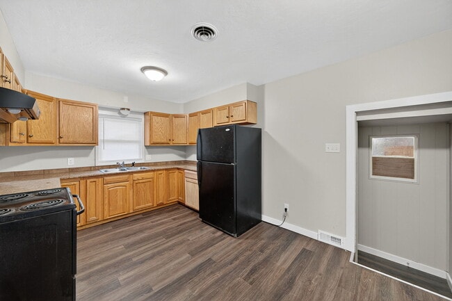 Building Photo - 336 Smith St