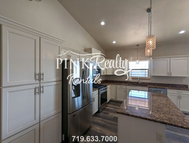 Building Photo - 1325 N Challenger Pl