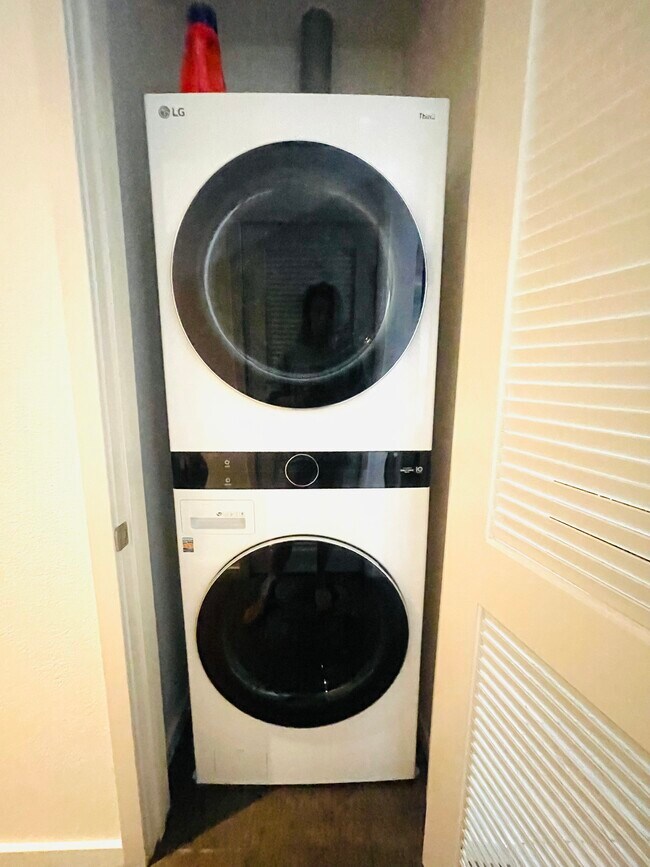 Building Photo - 133 The Promenade N