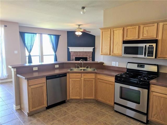 Building Photo - 2200 Fieldcrest Dr