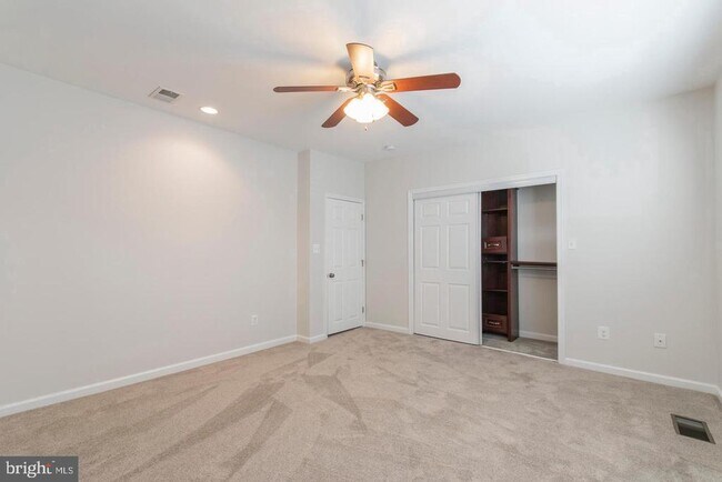 Building Photo - 3773 Cresson St