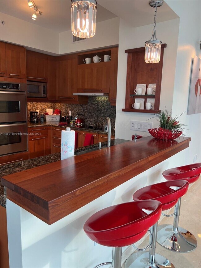 Building Photo - 333 Las Olas Way