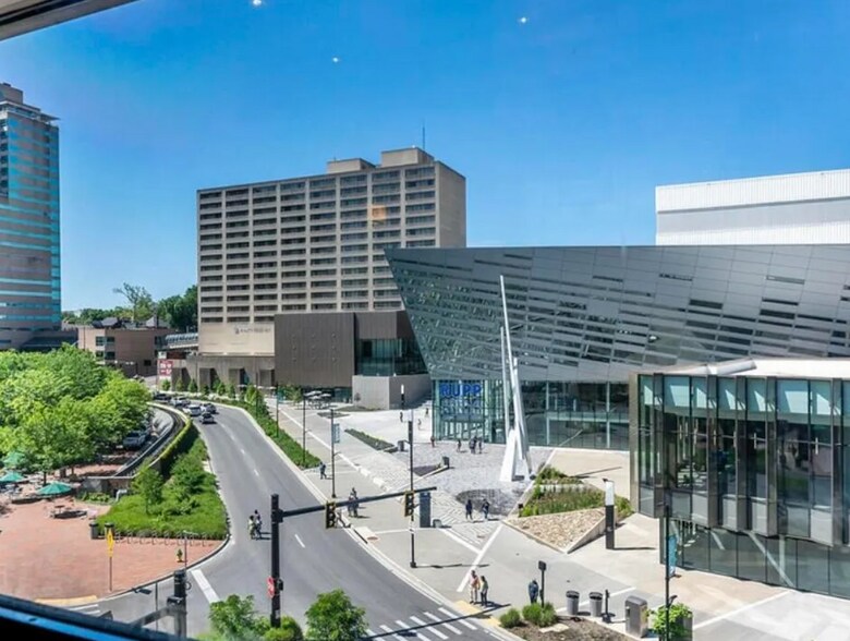 Building Photo - 515 W Main St