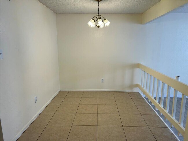 Building Photo - 12560 Newbrook Dr