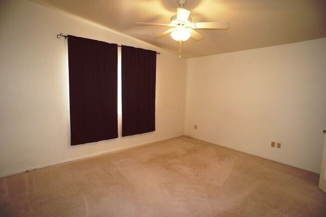 Building Photo - 2920 N La Chiquita Ave